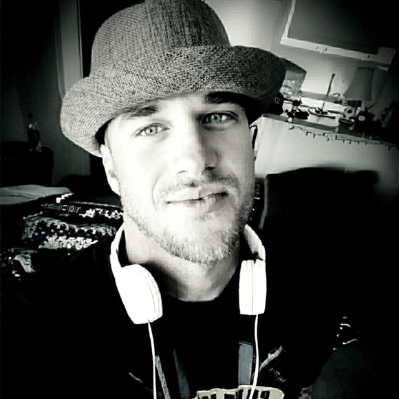 Hugs - Picture 1 of 1